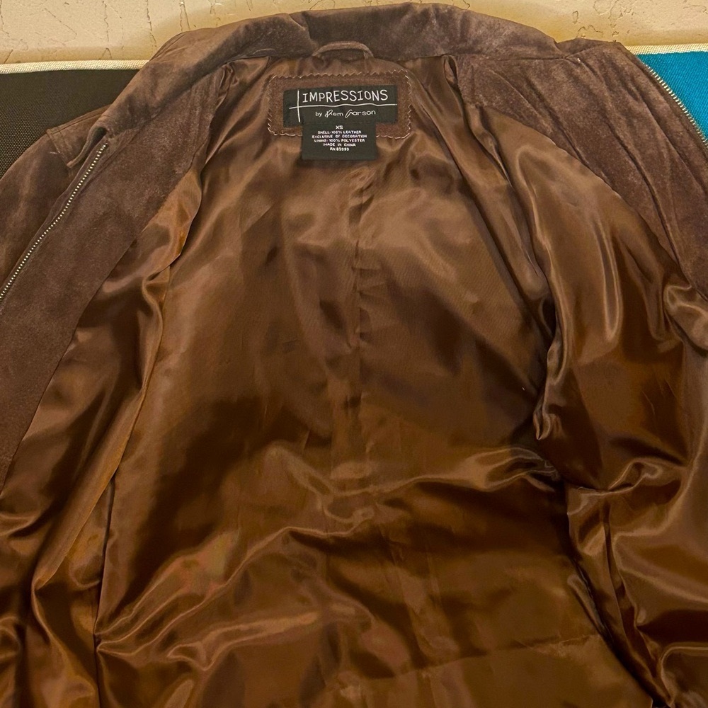 IMPRESSIONS BY REM GARSON VINTAGE WM BRN SUEDE JACKET XS BEADED DESIGN NEVERWORN - Picture 5 of 6